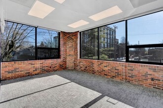 975 SE Sandy Blvd, Portland, OR for lease Interior Photo- Image 1 of 17