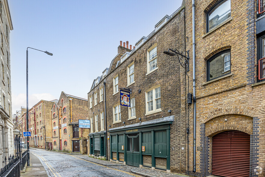 108-110 Wapping High St, London for lease - Building Photo - Image 2 of 3