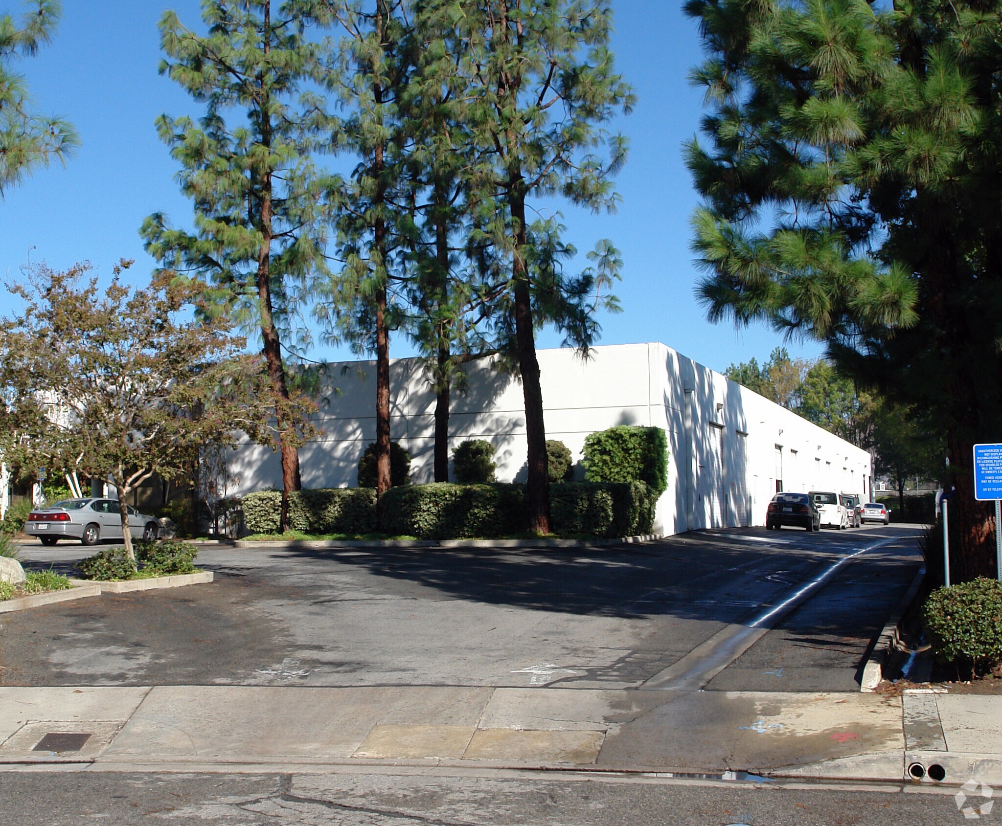 9424 Eton Ave, Chatsworth, CA for lease Primary Photo- Image 1 of 8