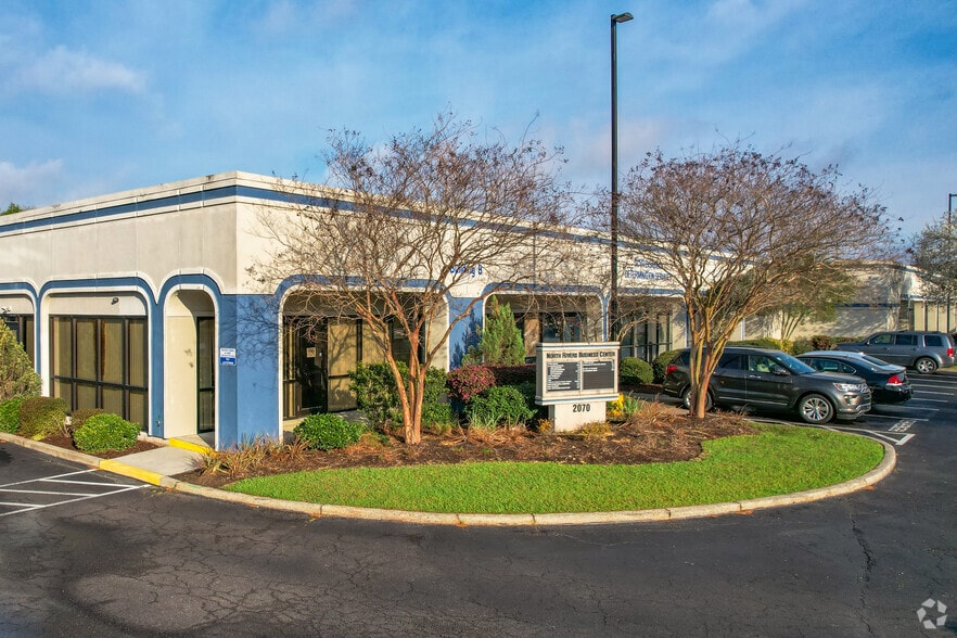 2070 Northbrook Blvd, North Charleston, SC for lease - Building Photo - Image 2 of 29