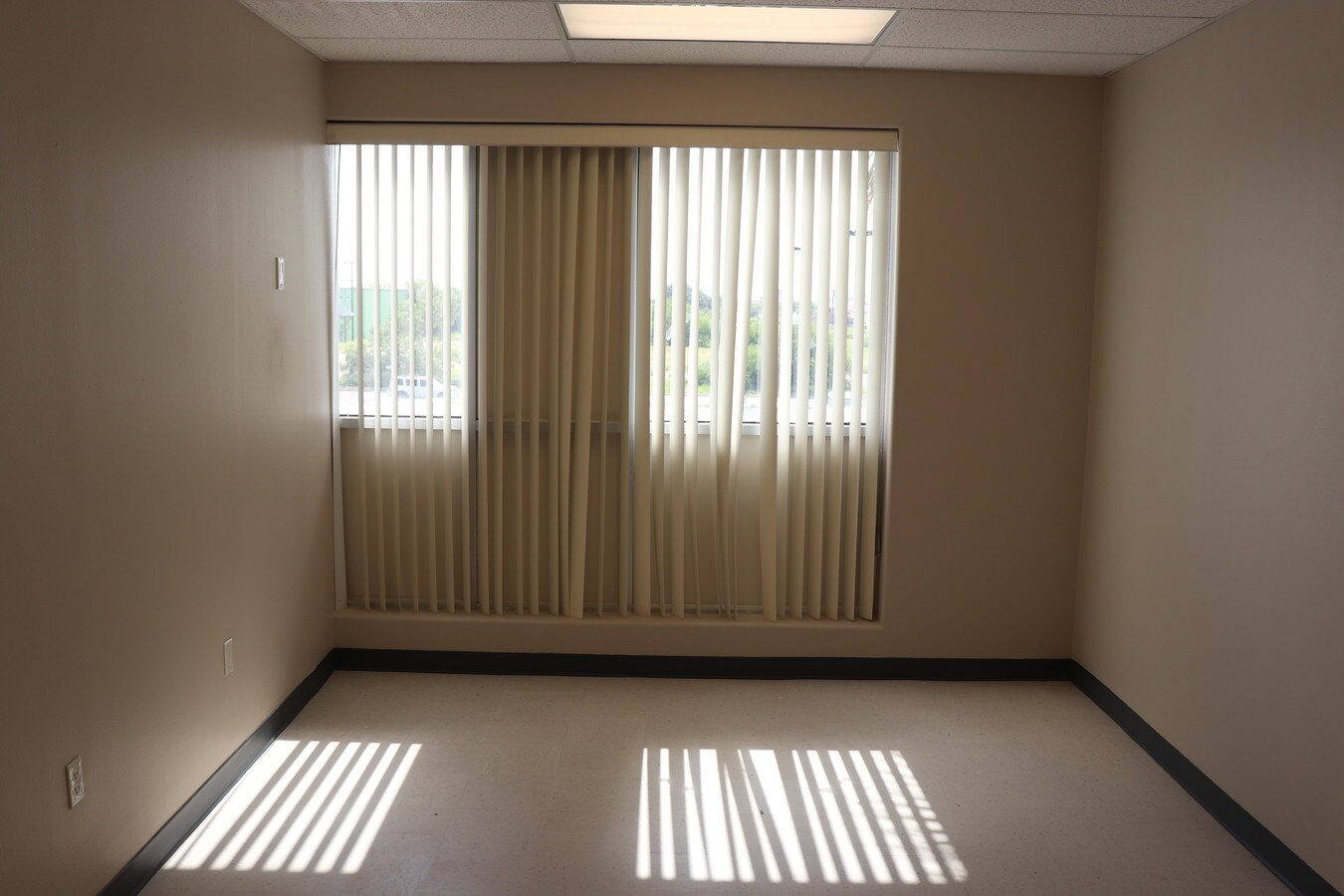 5505 Expressway 77/83, Harlingen, TX 78550 Office for Sale