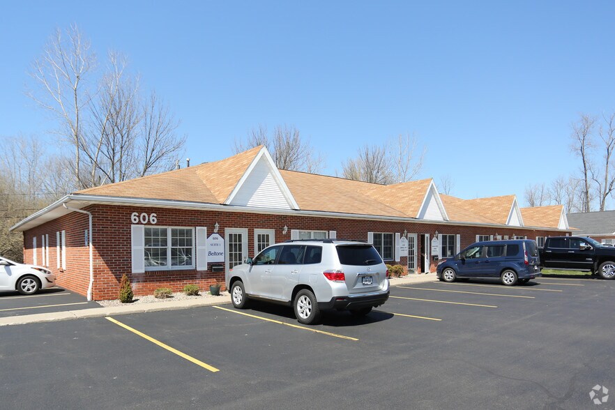 606 N French Rd, Amherst, NY 14228