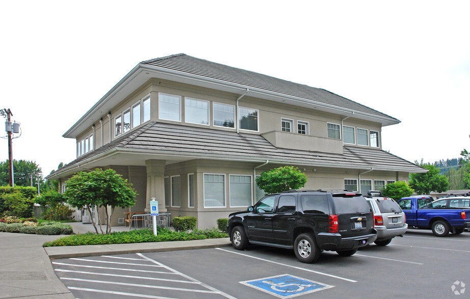 175 NE Gilman Blvd, Issaquah, WA for lease - Building Photo - Image 3 of 8