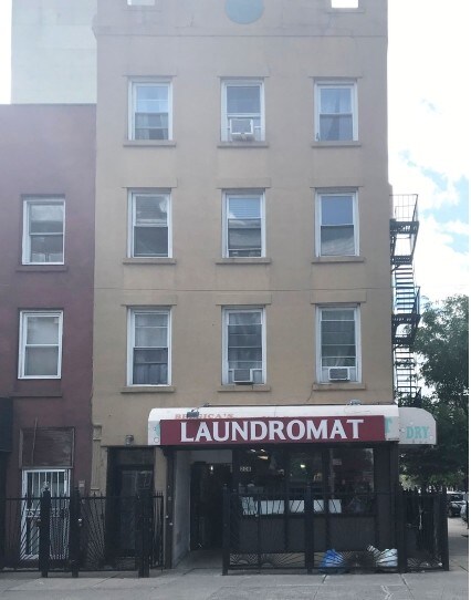 208 Hoyt St, Brooklyn, NY for sale Primary Photo- Image 1 of 1