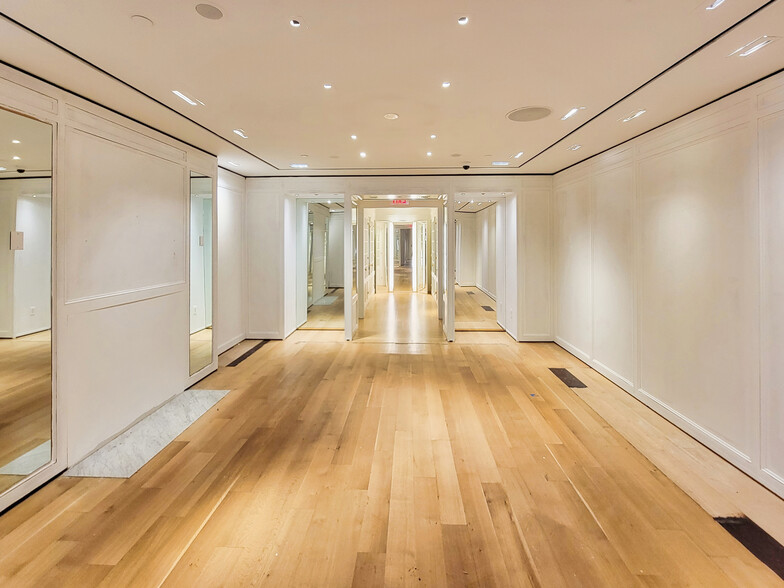 797 Madison Ave, New York, NY for lease - Interior Photo - Image 3 of 10