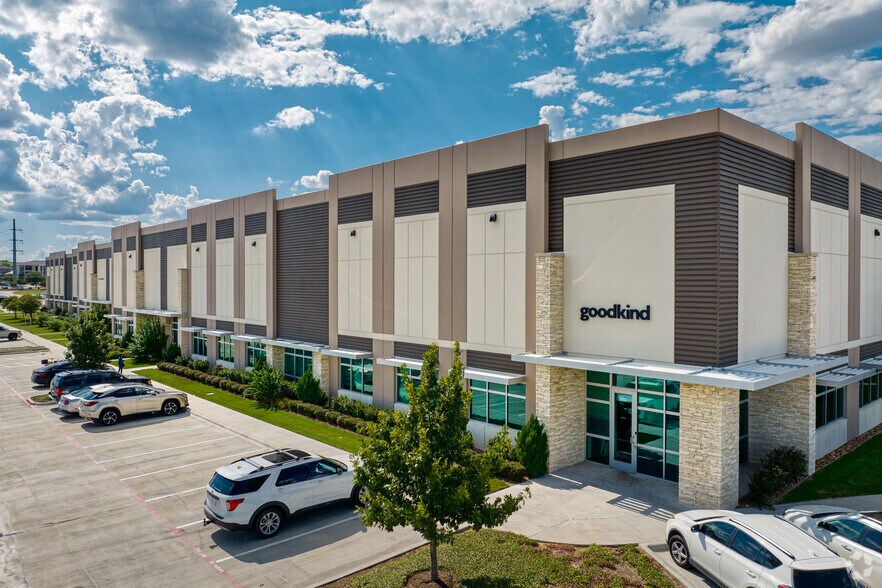 900 E Old Settlers Blvd, Round Rock, TX for lease - Building Photo - Image 2 of 5