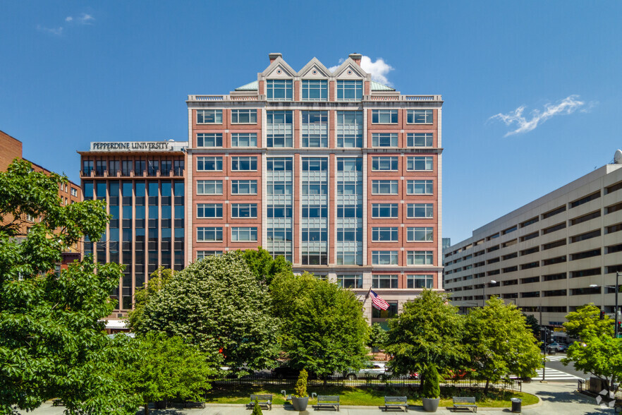 2001 Pennsylvania Ave NW, Washington, DC for lease - Building Photo - Image 3 of 12