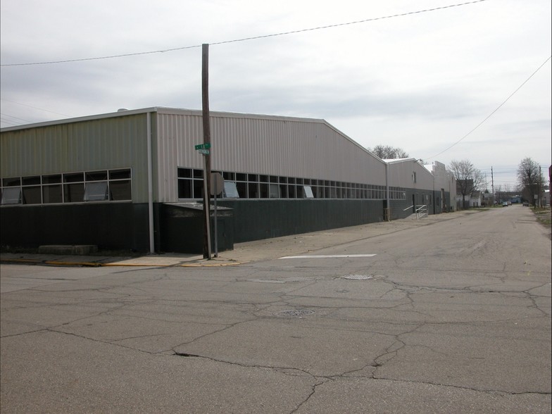 1740 Georgia Ave, Connersville, IN for sale - Primary Photo - Image 1 of 1