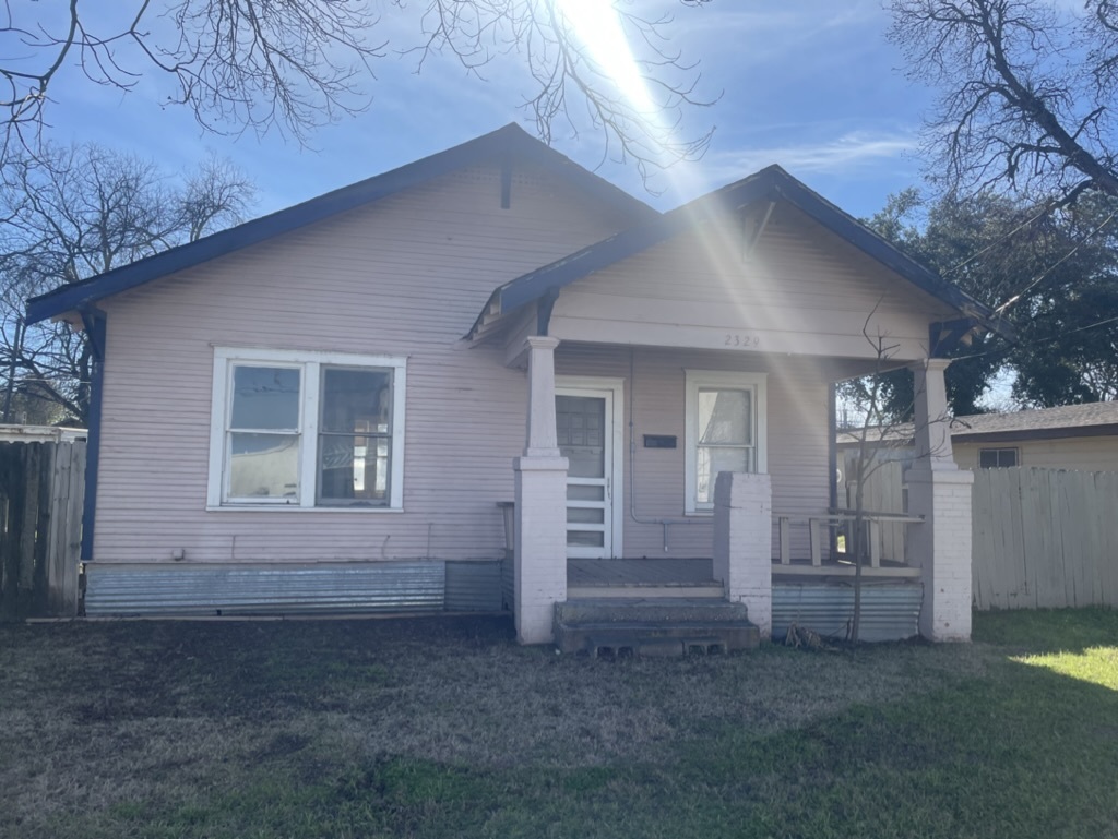 2329 E Cesar Chavez St, Austin, TX for lease Primary Photo- Image 1 of 2