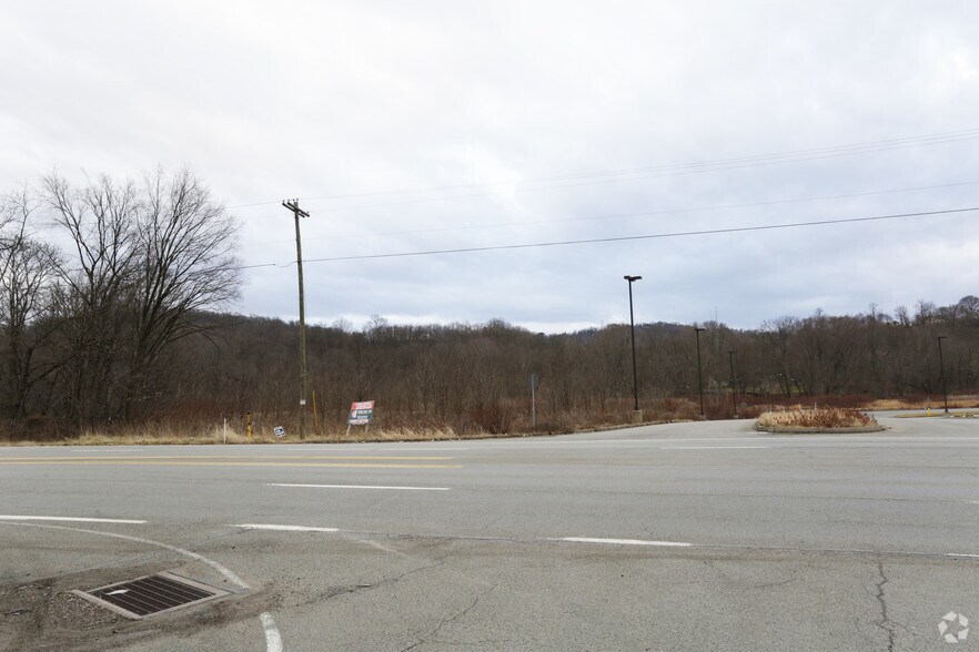 121 Logan's Ferry Rd, New Kensington, PA for sale - Primary Photo - Image 1 of 6