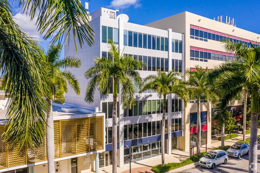 1135 Kane Concourse, Bay Harbor Islands, FL for sale - Primary Photo - Image 1 of 1
