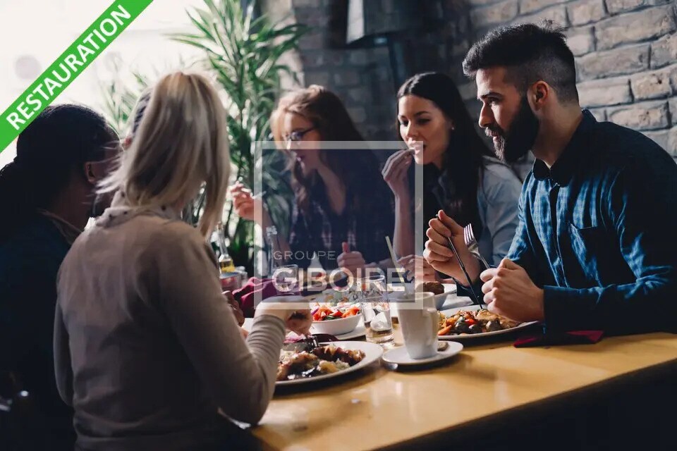 Retail in Rennes for lease Building Photo- Image 1 of 2