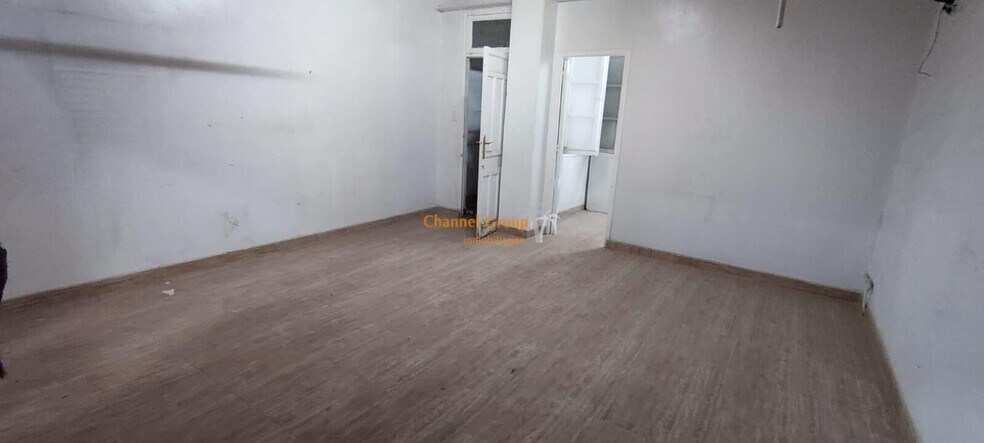 Retail in Quinto for sale - Building Photo - Image 2 of 6