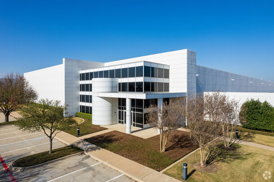 5401 Alliance Gateway Fwy, Fort Worth, TX for sale - Primary Photo - Image 1 of 1