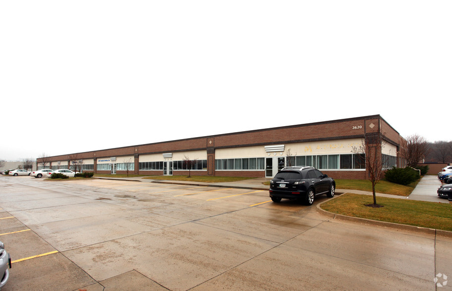 3620 SW 61st St, Des Moines, IA for lease - Primary Photo - Image 1 of 3