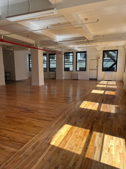 141 W 28th St, New York, NY for lease - Interior Photo - Image 3 of 15