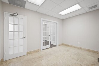 960 W 41st St, Miami Beach, FL for lease Interior Photo- Image 1 of 19