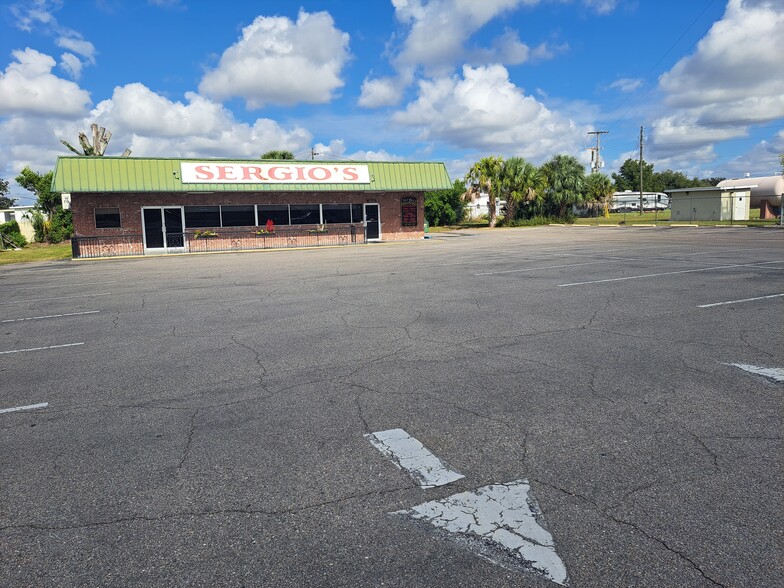 35233 Pure Water Way, Zephyrhills, FL for sale - Primary Photo - Image 2 of 19