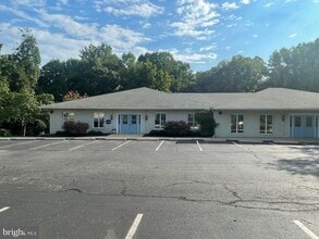 2425 Solomons Island Rd, Huntingtown, MD for lease Building Photo- Image 2 of 3