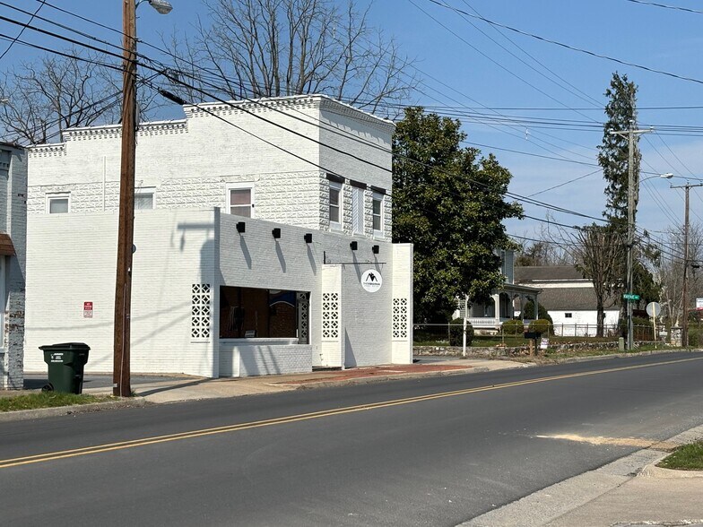 279 Draft Ave, Stuarts Draft, VA for sale - Building Photo - Image 1 of 1