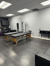 1500 Hicks Rd, Rolling Meadows, IL for lease Interior Photo- Image 2 of 4