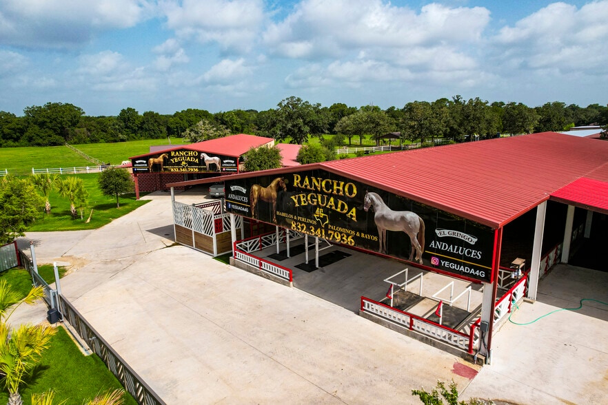 1331 Parker rd, Muldoon, TX for sale - Building Photo - Image 2 of 9