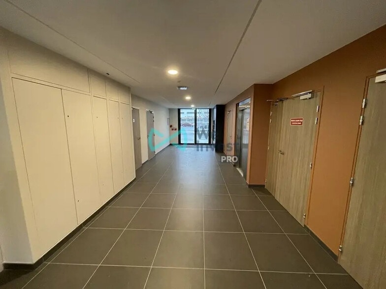 Office in Bezannes for lease - Lobby - Image 3 of 5