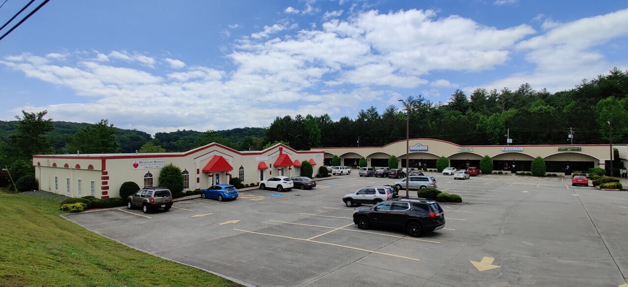 772 Maddox Dr, East Ellijay, GA 30540 Clock Tower Center