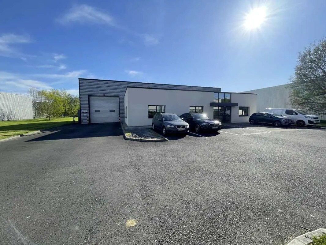 16 Rue Jan Palach, Saint-Herblain for lease Building Photo- Image 1 of 5