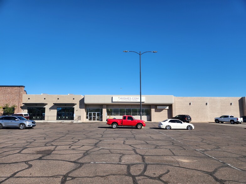 3216 E Cactus Rd, Phoenix, AZ for lease - Building Photo - Image 2 of 35