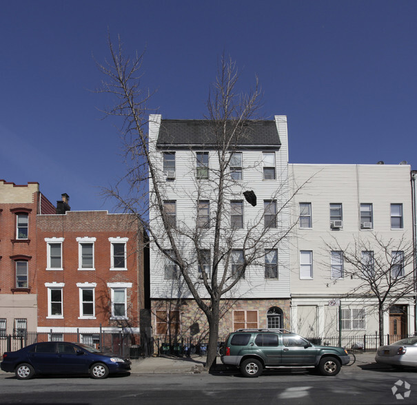 181-183 Montrose Ave, Brooklyn, NY for sale - Building Photo - Image 2 of 16