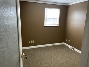 7733 Beechmont Ave, Cincinnati, OH for lease Interior Photo- Image 2 of 4