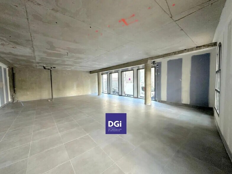 Office in Nîmes for lease - Interior Photo - Image 2 of 4