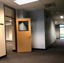 1900 W Nickerson St, Seattle, WA for lease Interior Photo- Image 2 of 9