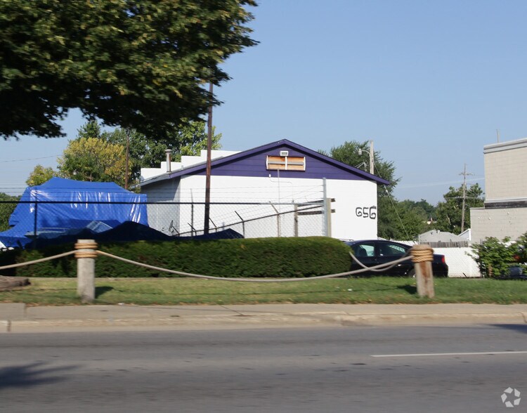 656 Broadway, Aurora, IL for sale - Building Photo - Image 2 of 2