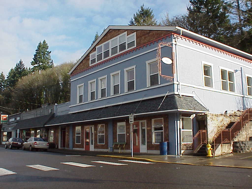 300-308 NE 1st St, Winlock, WA for lease Building Photo- Image 1 of 4