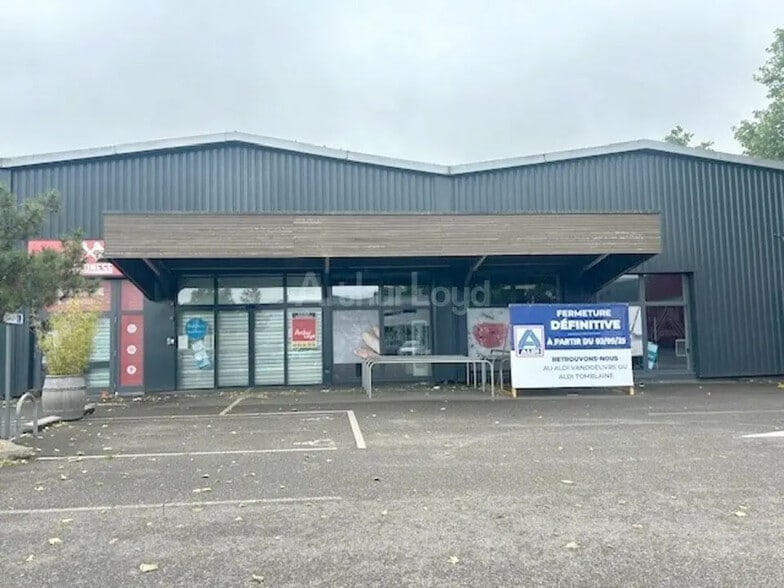 Retail in Nancy for lease - Building Photo - Image 1 of 7