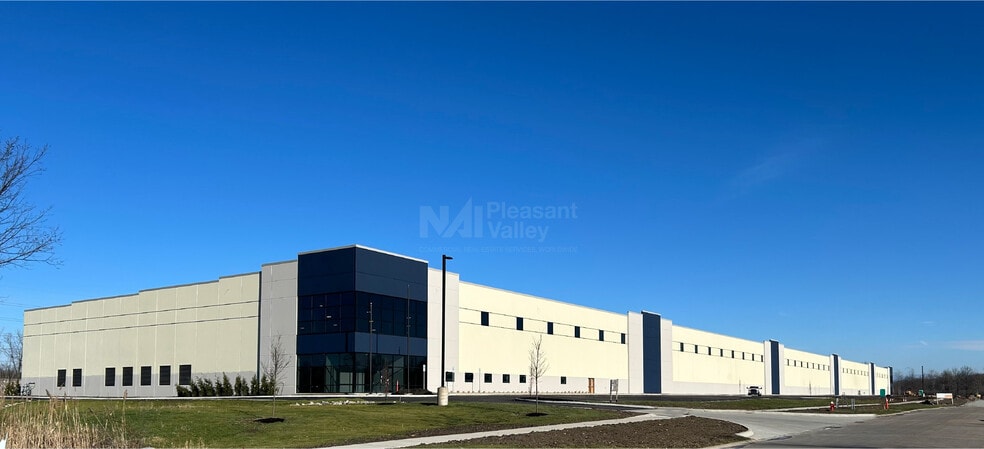 37988 Avon Commerce Pky, Avon, OH for lease - Building Photo - Image 3 of 11