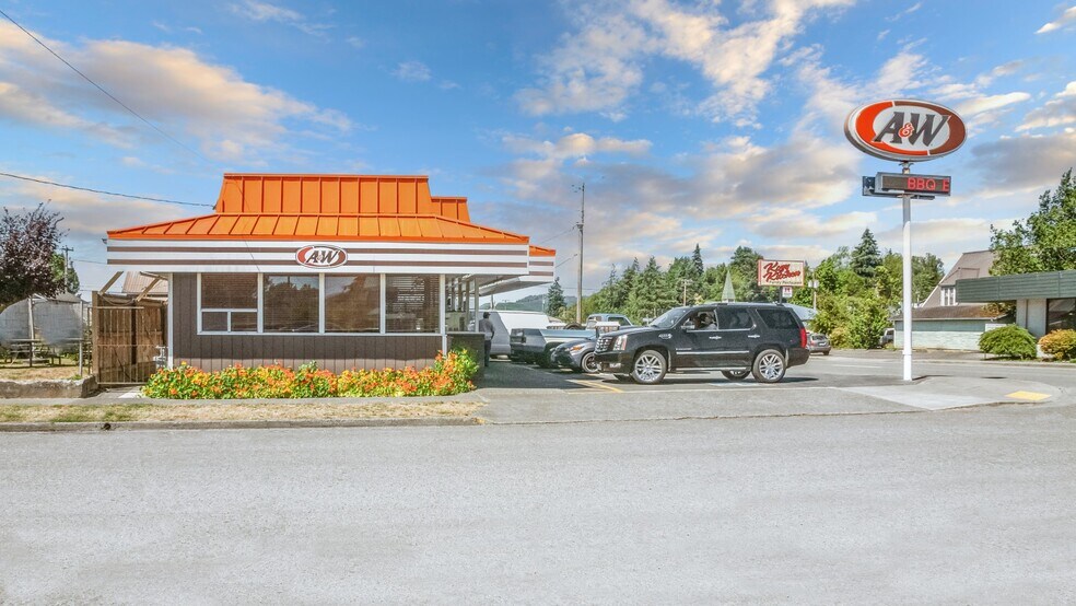 530 8th St, Myrtle Point, OR for sale - Building Photo - Image 1 of 1