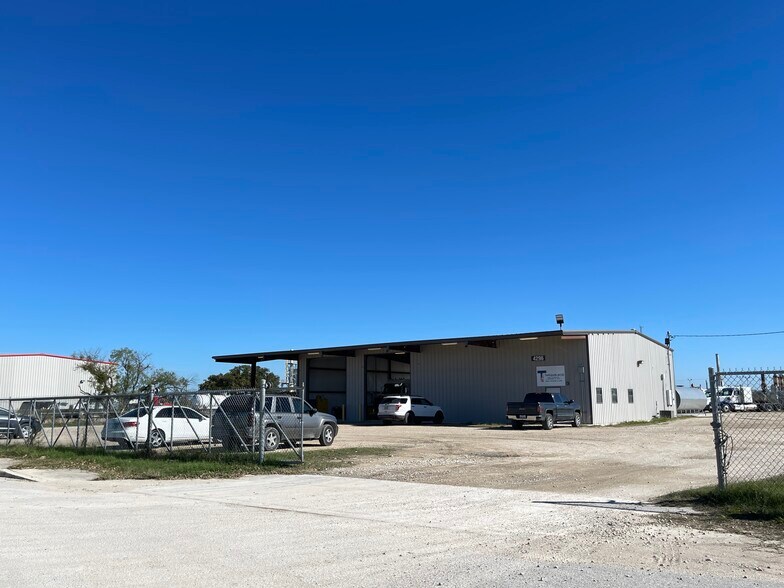 4296 S Flores Rd, Elmendorf, TX 78112 Industrial for Sale