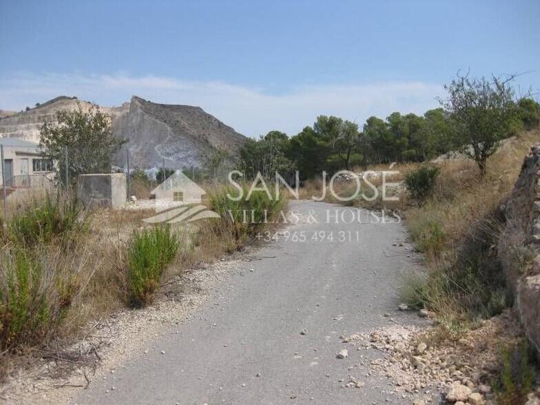 Industrial in Alicante for sale - Building Photo - Image 3 of 23