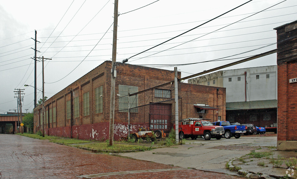 1790 E 43rd St, Cleveland, OH for sale - Primary Photo - Image 1 of 1