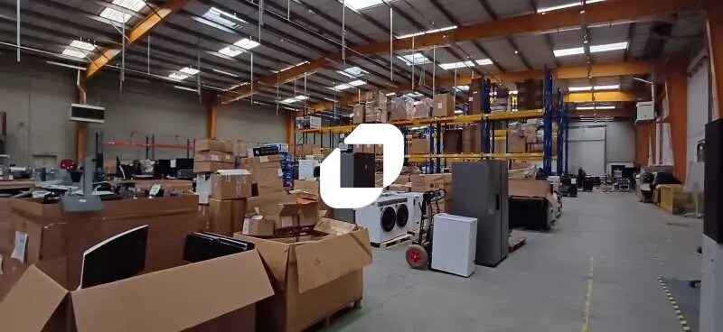 Flex in Les Mureaux for lease - Interior Photo - Image 2 of 6