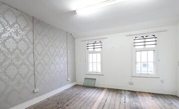 Market Pl, Newark for lease Building Photo- Image 1 of 3