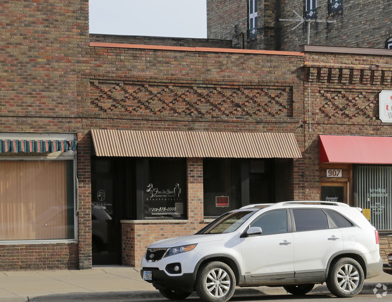 905 Cloquet Ave, Cloquet, MN for lease - Primary Photo - Image 1 of 3