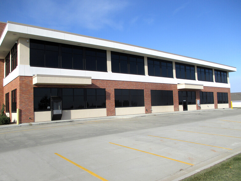 2500 Sunset Dr, Mandan, ND for lease - Building Photo - Image 3 of 7