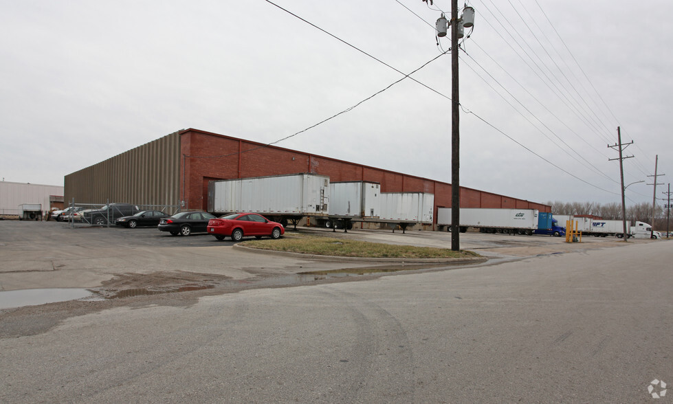 1251 Taney St, North Kansas City, MO for lease - Building Photo - Image 2 of 3