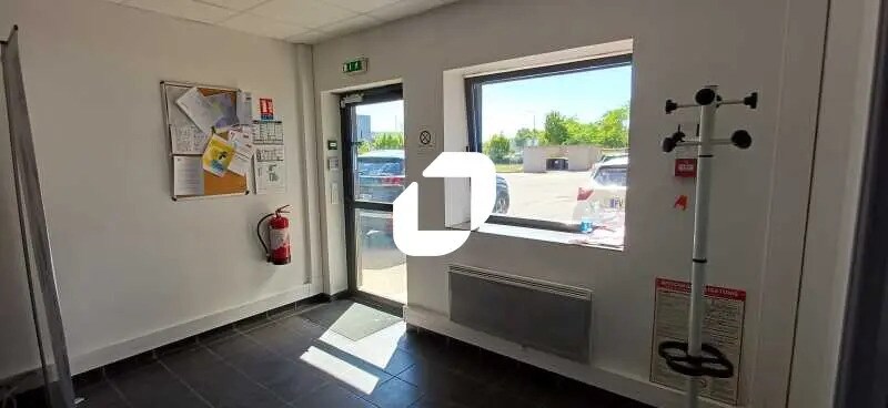 Flex in Aubergenville for sale - Building Photo - Image 3 of 22