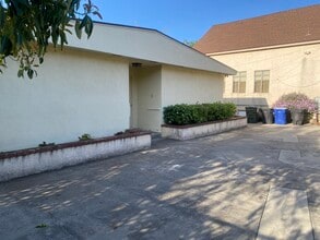 212 N Lima St, Sierra Madre, CA for lease Building Photo- Image 2 of 7