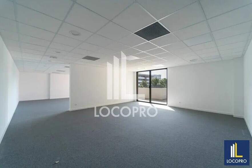 Office in Nice for lease - Building Photo - Image 2 of 6